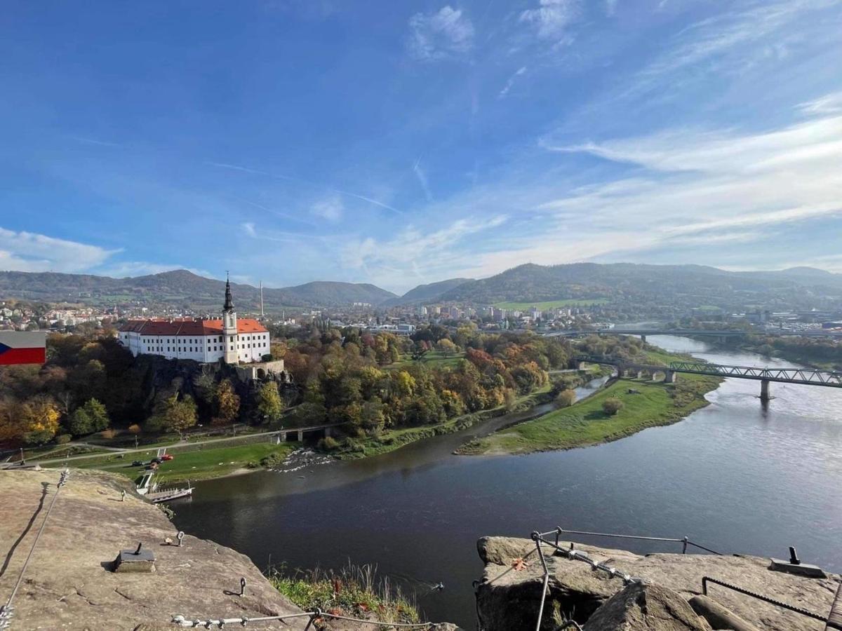 Apartman Oaza Dc Decin Bagian luar foto